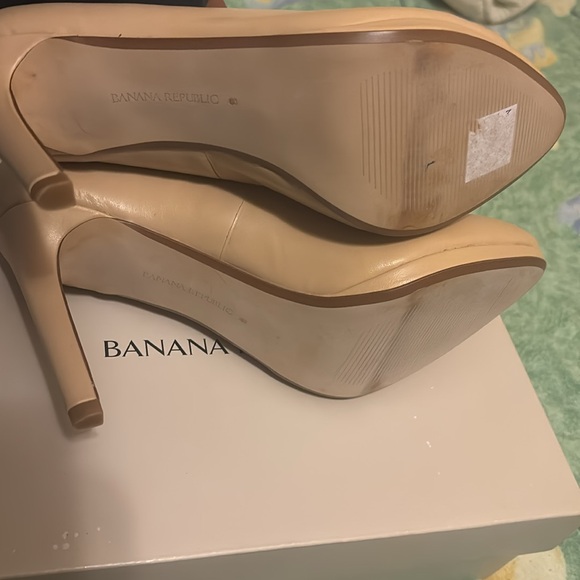 Banana Republic - Cream Kelsey Heels. Worn only once. Size 8. - Picture 4 of 5